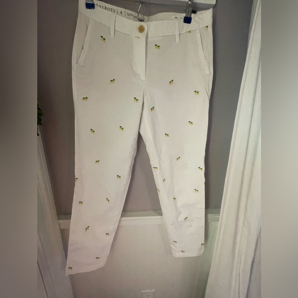 White cropped chinos